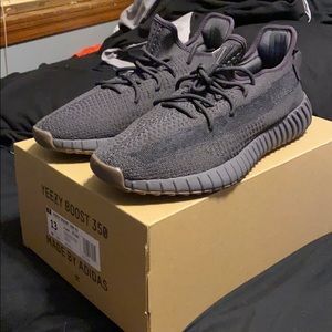 Yeezy 350 V2 cinders